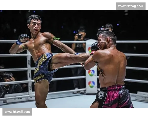 舍身踢两度读秒!苏阿布莱克踢拳首秀震撼 KO 桑阿希提 舍身踢两度读秒!苏阿布莱克踢拳首秀震撼 KO 桑阿希提