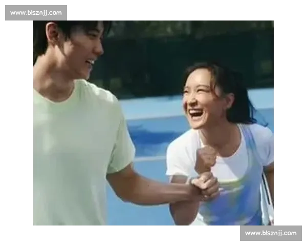 汪顺贾玲跨界联动!运动装同框打网球,握拳合影活力满格 汪顺贾玲跨界联动!运动装同框打网球,握拳合影活力满格